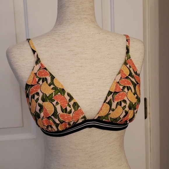 Xhilaration Other - Xhilaration Citrus Print Bikini Top